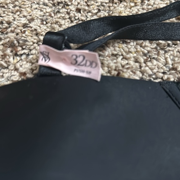 VS bra - Picture 2 of 3